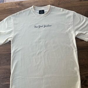 New York Yankees Men's Cream Short Sleeve Tee